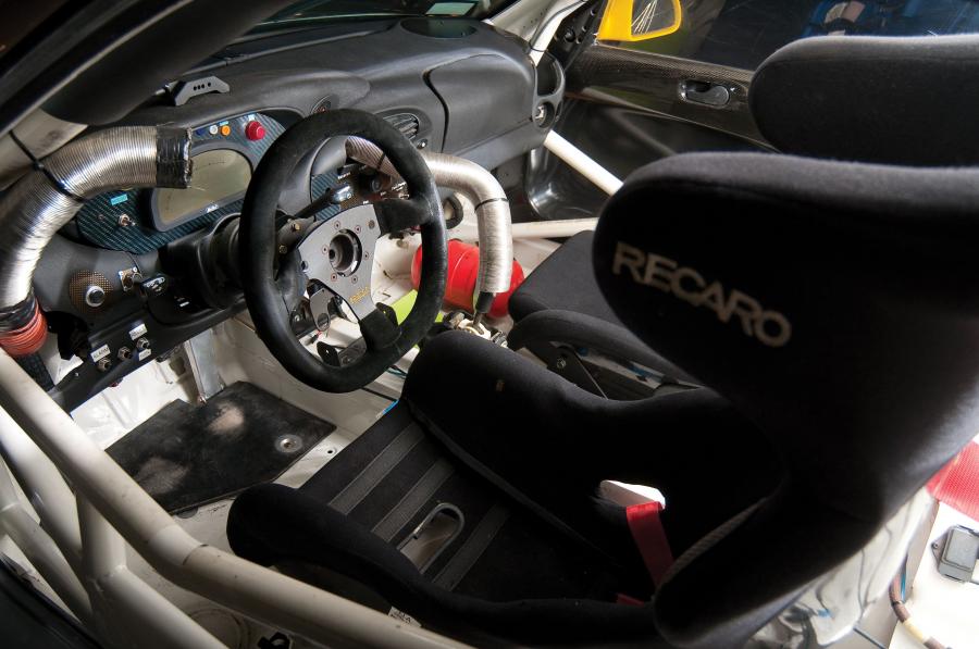  Porsche 911 GT3 R 2000 года  (фото 2 из 25)